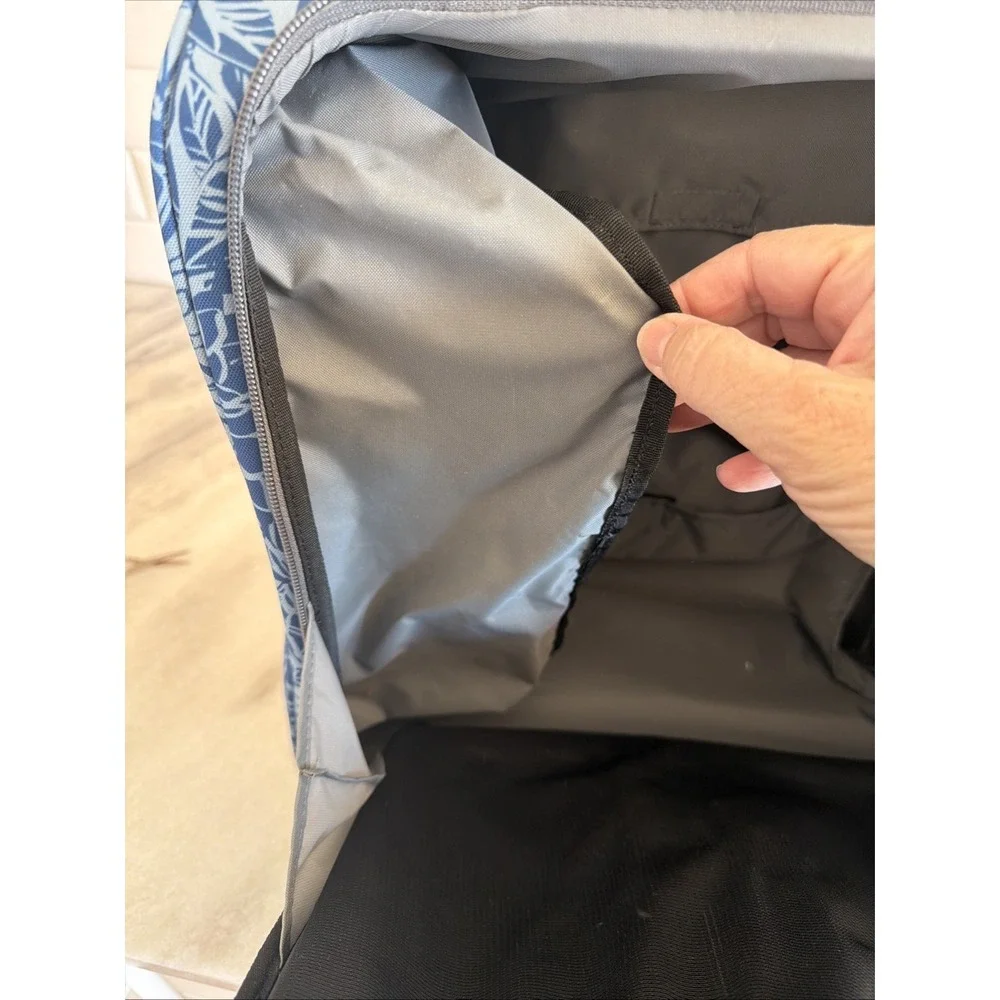 LL Bean Rolling Tote‎ Excellent Condition OLA007